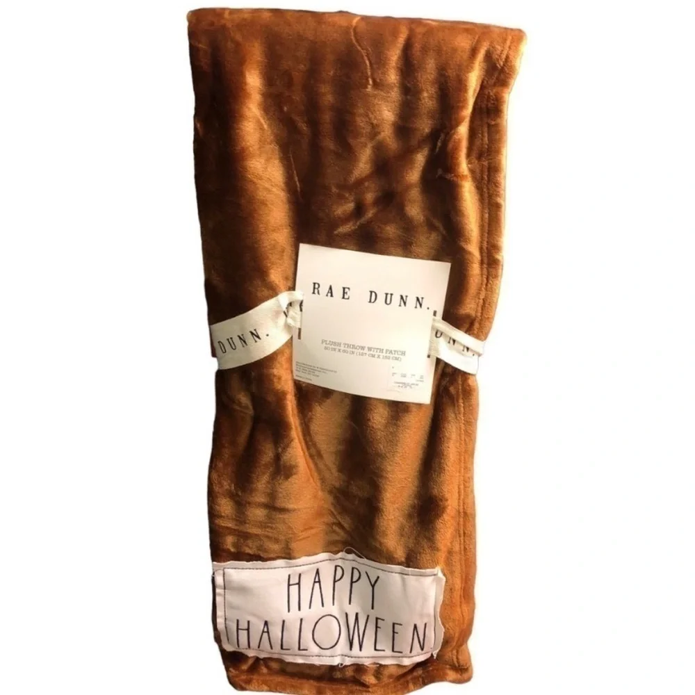 Hard to find Rae Dunn Happy Halloween Plush Throw Blanket with Patch 50x60”